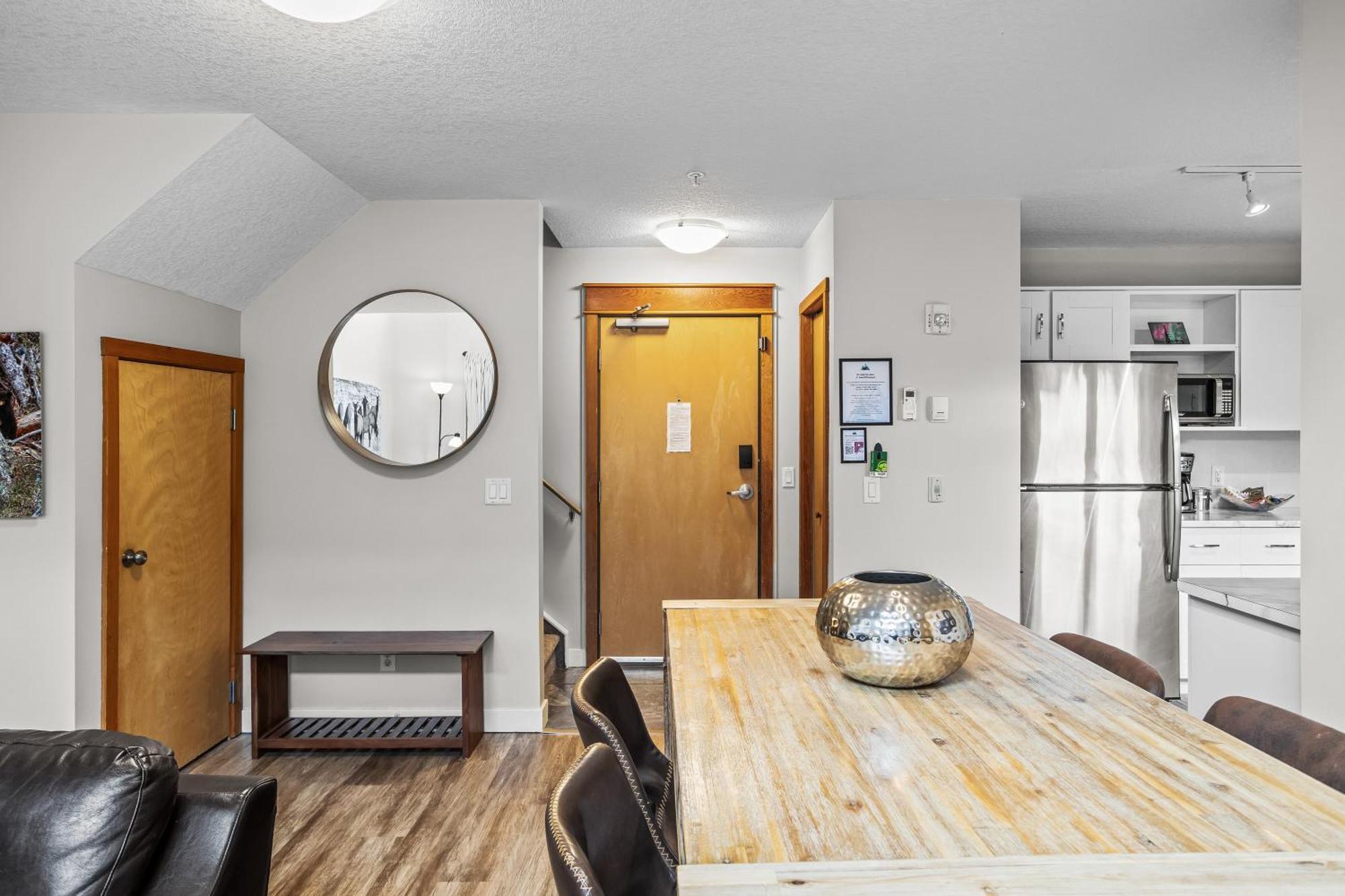 קאנמור Charming 1 Bdrm Plus Loft With Views Managed By Little Sister Getaways מראה חיצוני תמונה