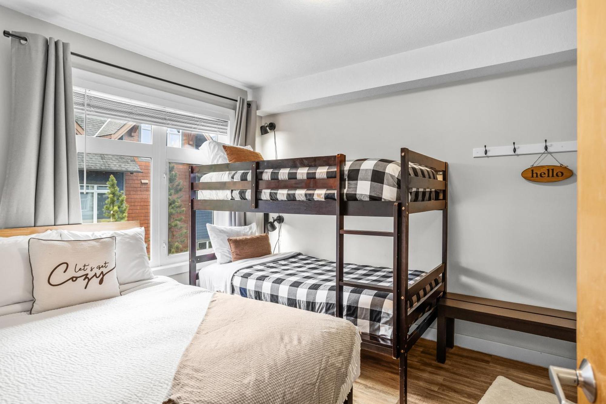 קאנמור Charming 1 Bdrm Plus Loft With Views Managed By Little Sister Getaways מראה חיצוני תמונה